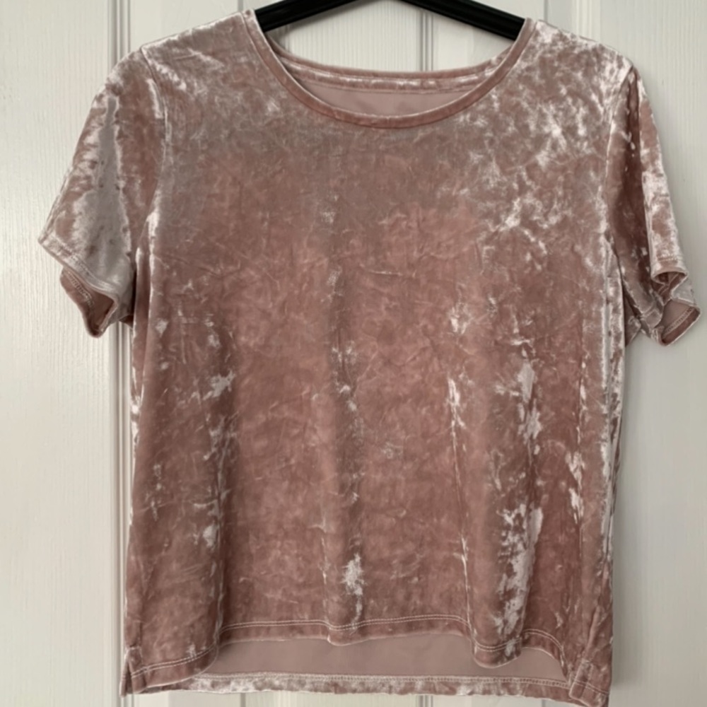 women’s velvet crop top